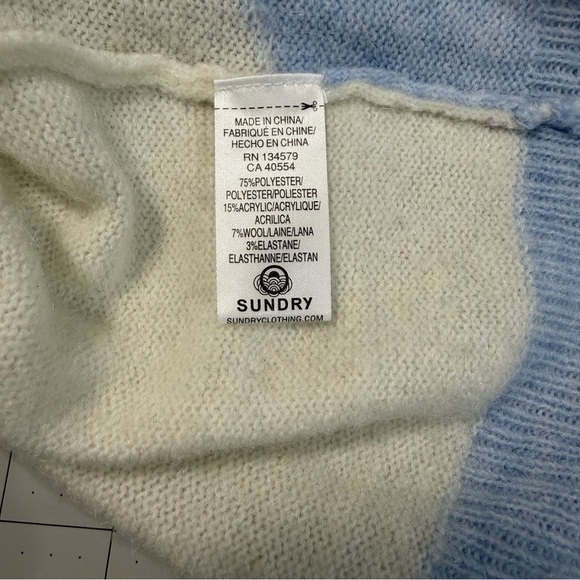 Sundry Striped Oversized Sweater. Small. Pink, Orange and White, Crew Neck - Picture 8 of 9